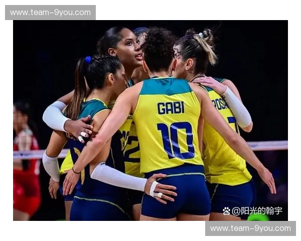 跨越时空的巅峰对撞：为何那场“女排vs巴西”的录像至今仍让人血脉偾张？